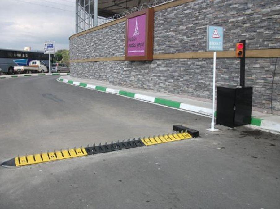 Hydraulic Speed Bump Spike Barrier